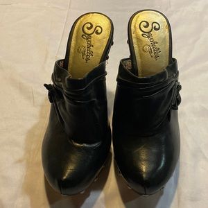 Seychelles heeled clog/mule type shoes no size listed